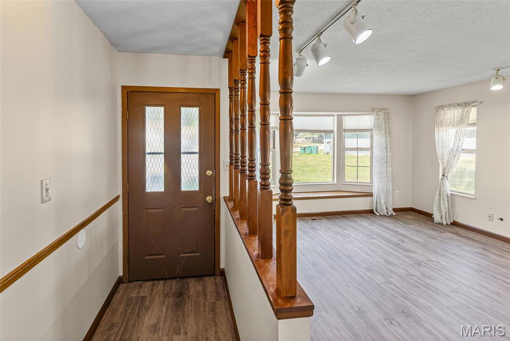 1520 Royal Oak Court Property Photo 2