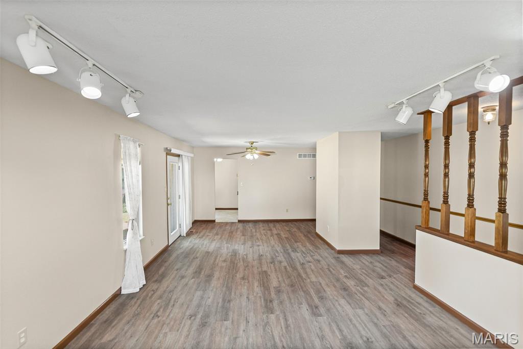 1520 Royal Oak Court Property Photo 4