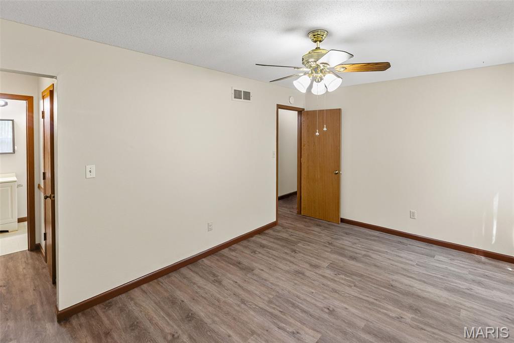 1520 Royal Oak Court Property Photo 17