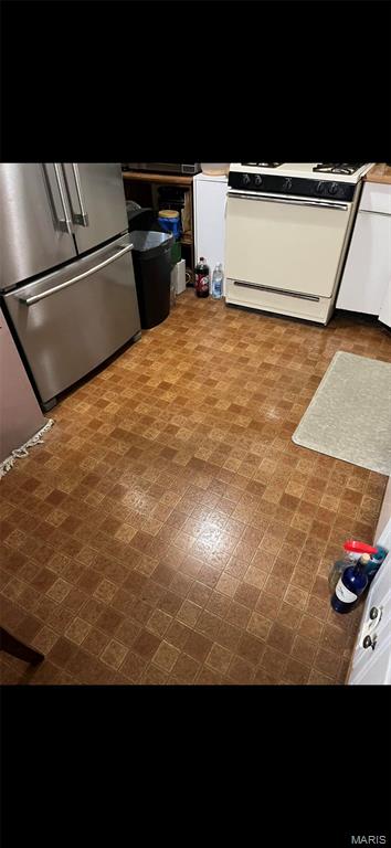 404 Spring Meadows Drive Property Photo 3