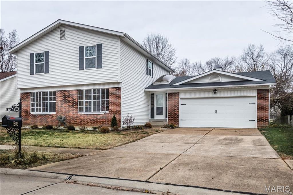 1369 Nykiel Court Property Photo 2