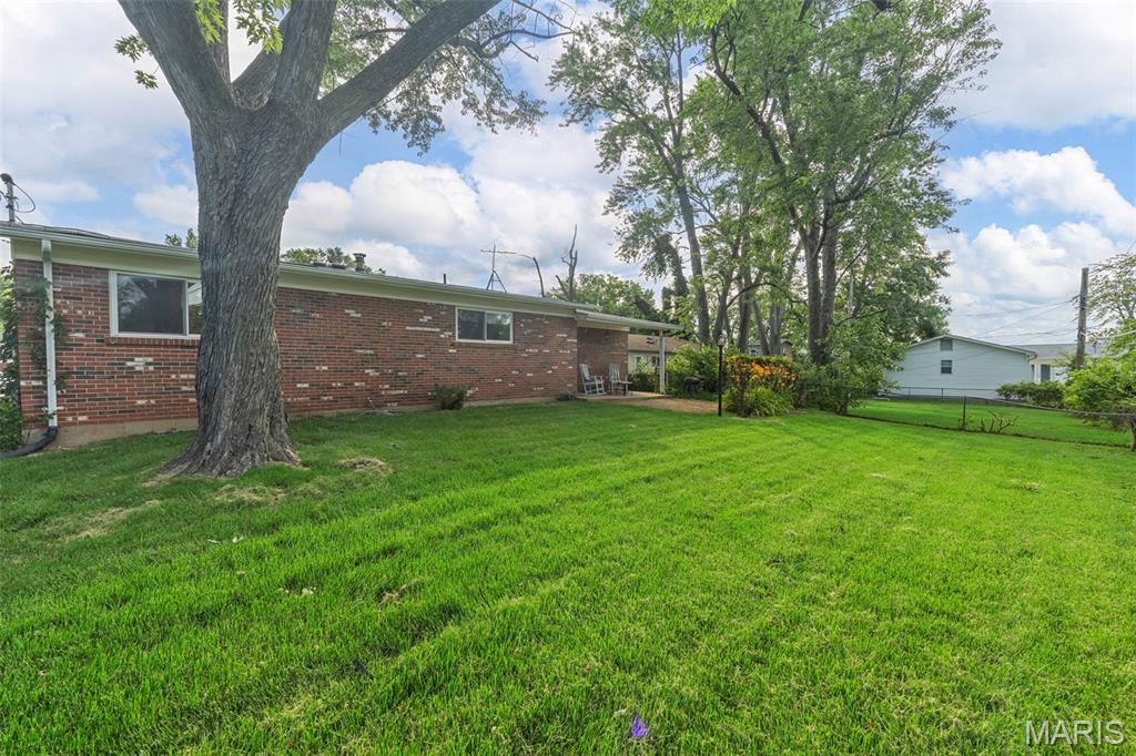 1960 David Drive Property Photo 3