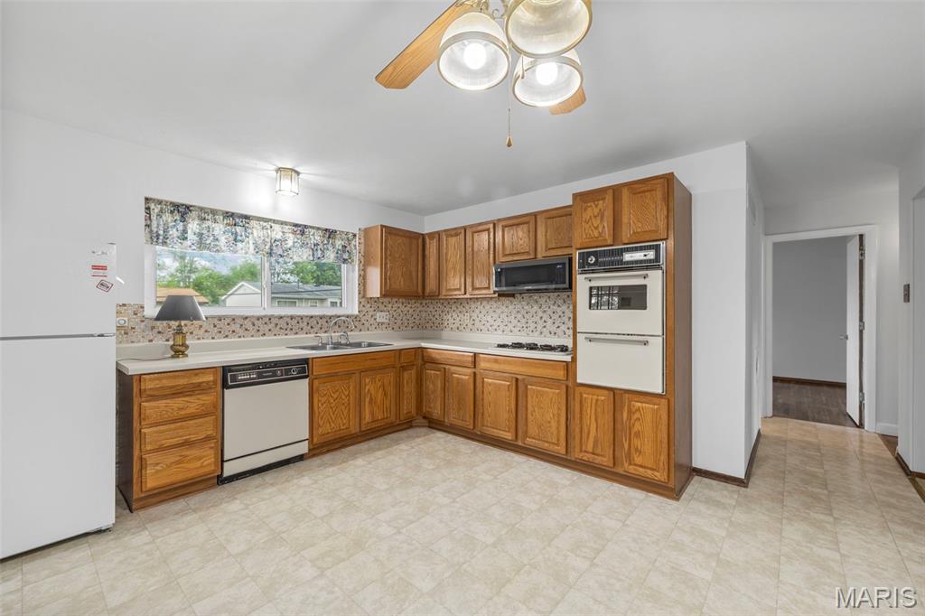 1960 David Drive Property Photo 5