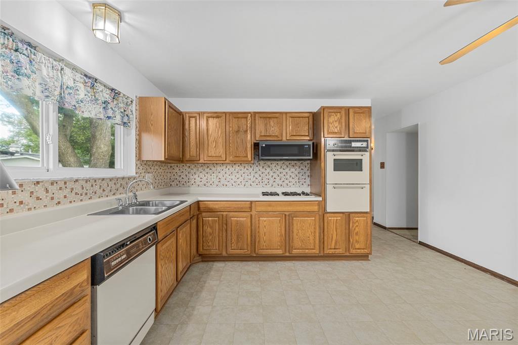 1960 David Drive Property Photo 6