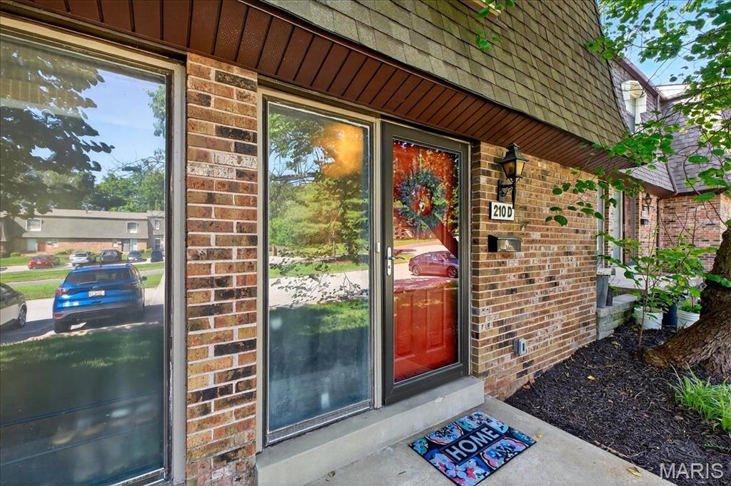 210 Braeshire Drive D Property Photo 1