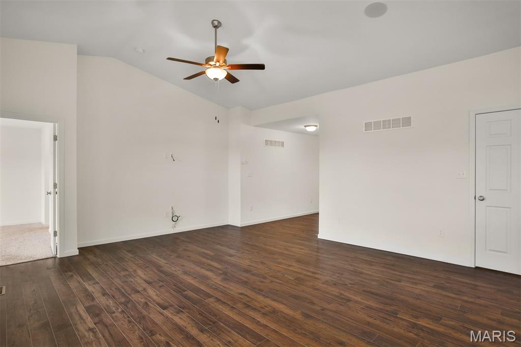 2904 Sierra View Court Property Photo 8