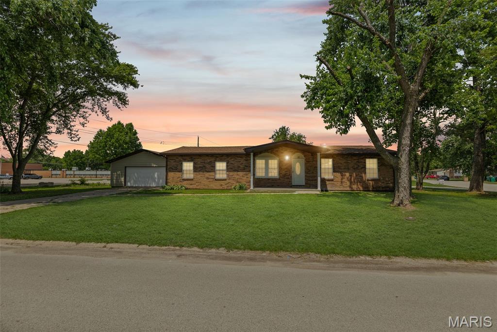 10 Fox Meadow Lane Property Photo 3