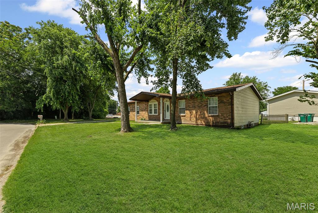 10 Fox Meadow Lane Property Photo 4