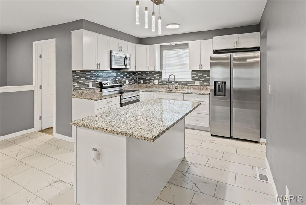 10 Fox Meadow Lane Property Photo 15