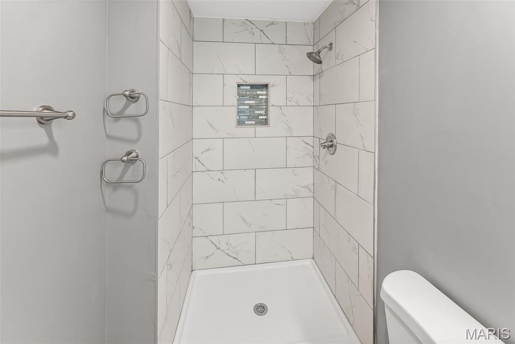10 Fox Meadow Lane Property Photo 26