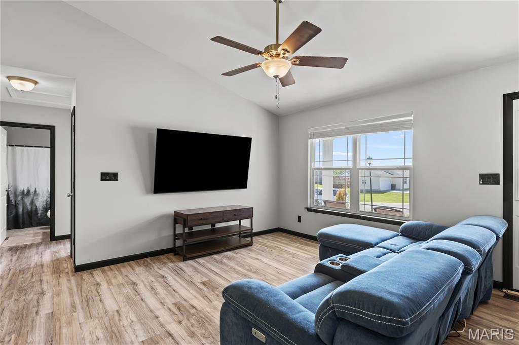 111 Rivers Edge Drive Property Photo 4
