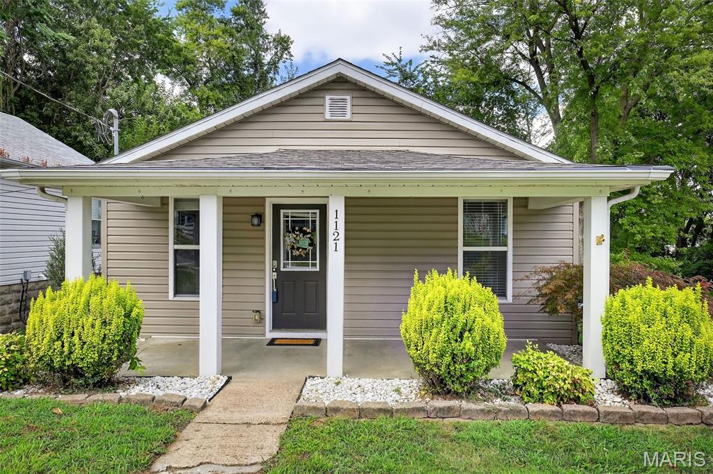 1121 Hall Street Property Photo 1