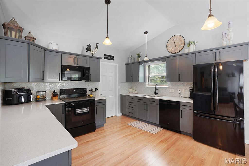 12987 Kimberly Lane Property Photo 15