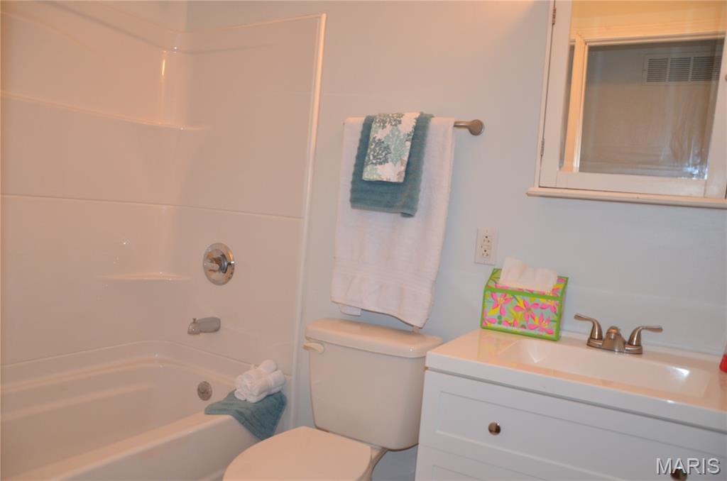 40 Cedar Ridge Drive Property Photo 8