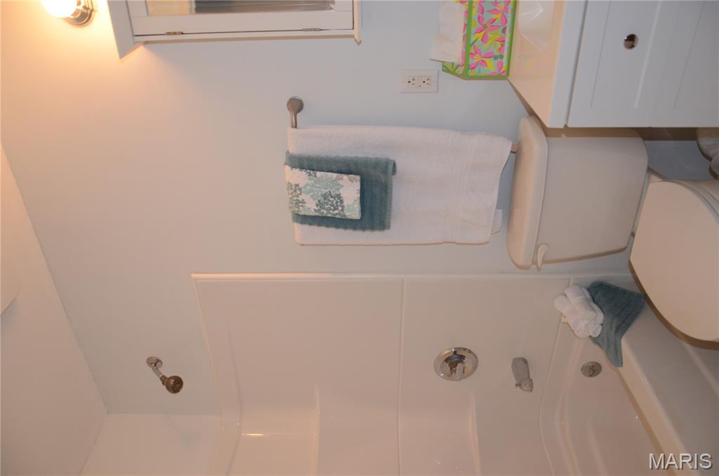 40 Cedar Ridge Drive Property Photo 9