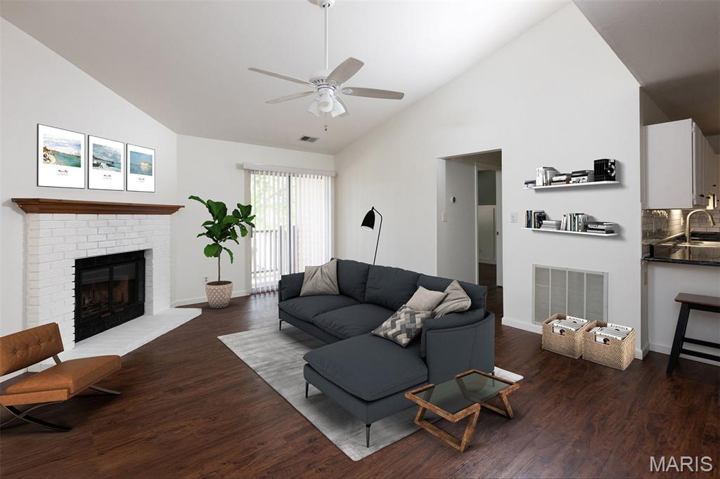 1316 Holgate G6 Property Photo 3