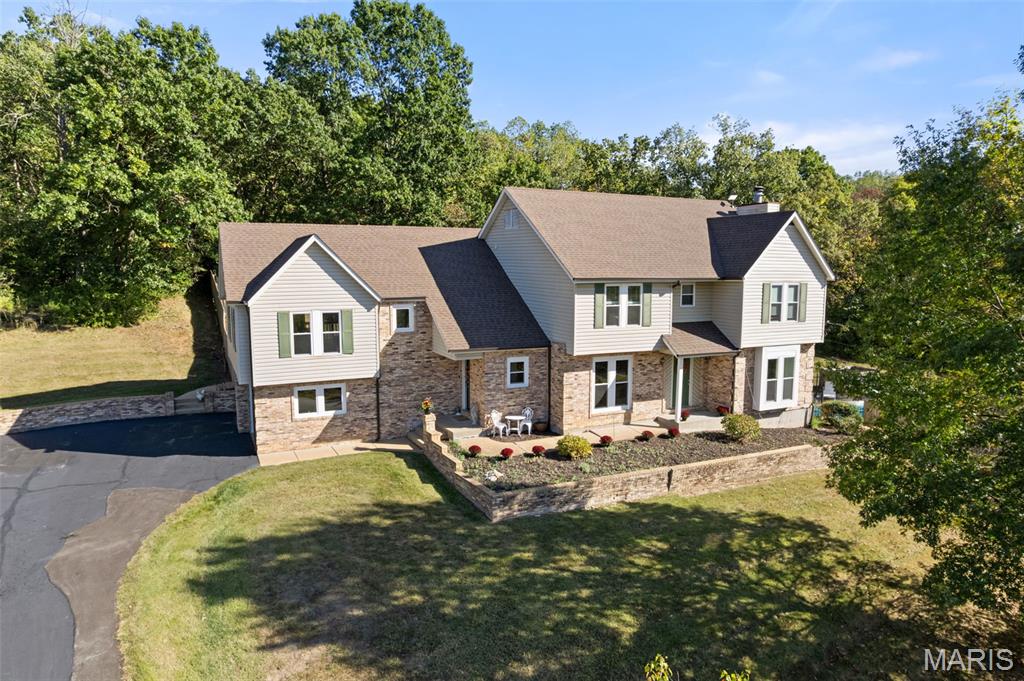 1102 Lakeview Drive Property Photo 1