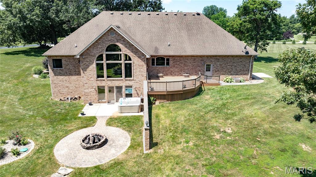 105 Lake Drive Property Photo 3