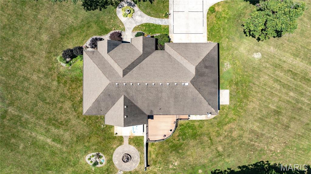 105 Lake Drive Property Photo 5