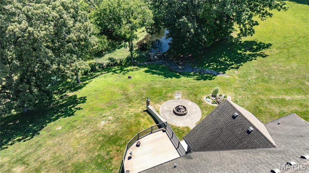 105 Lake Drive Property Photo 8