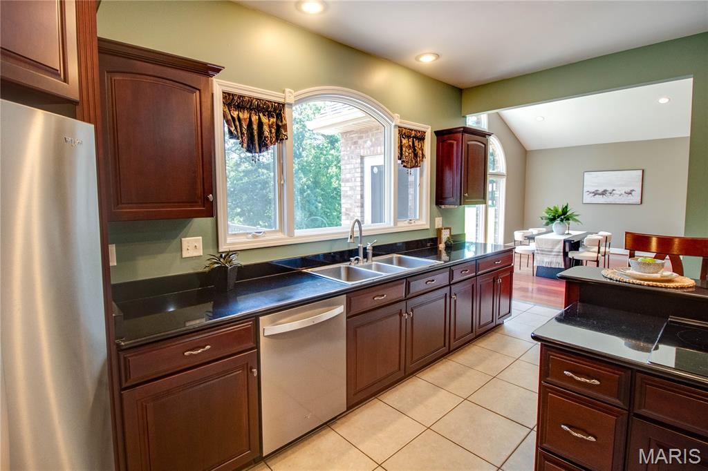 105 Lake Drive Property Photo 31