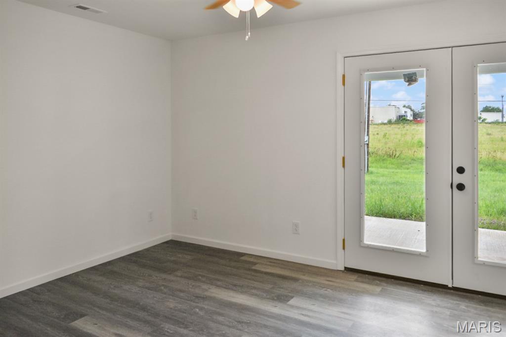 806 E Dover Street Property Photo 12