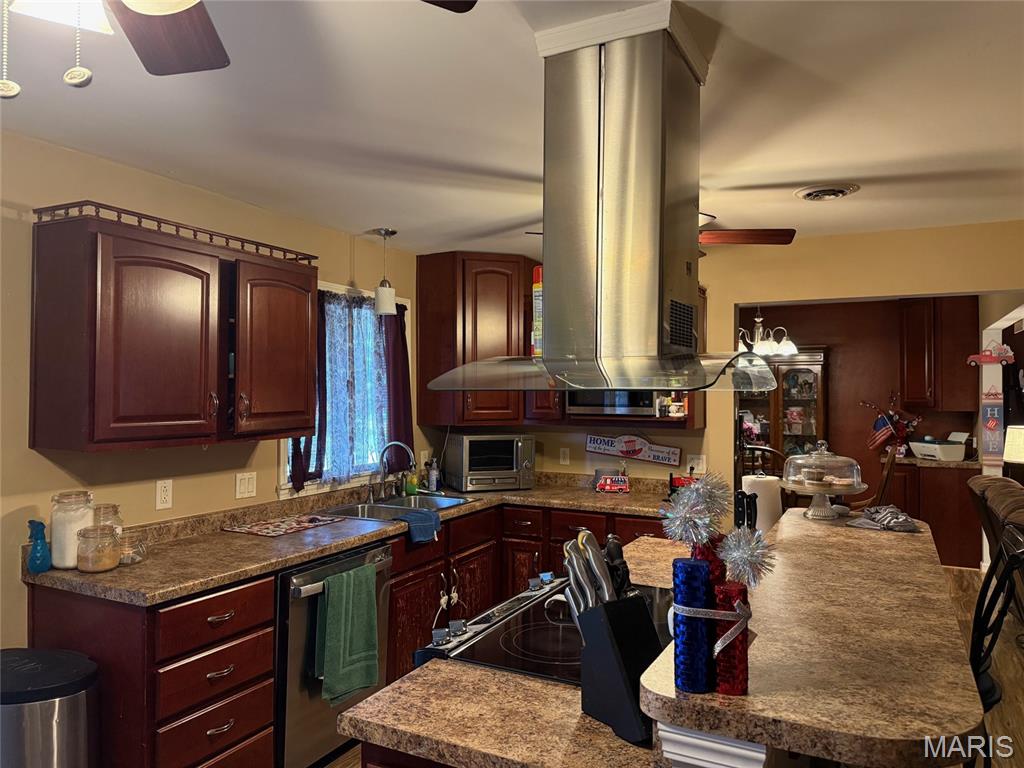 1404 Killarney Drive Property Photo 4