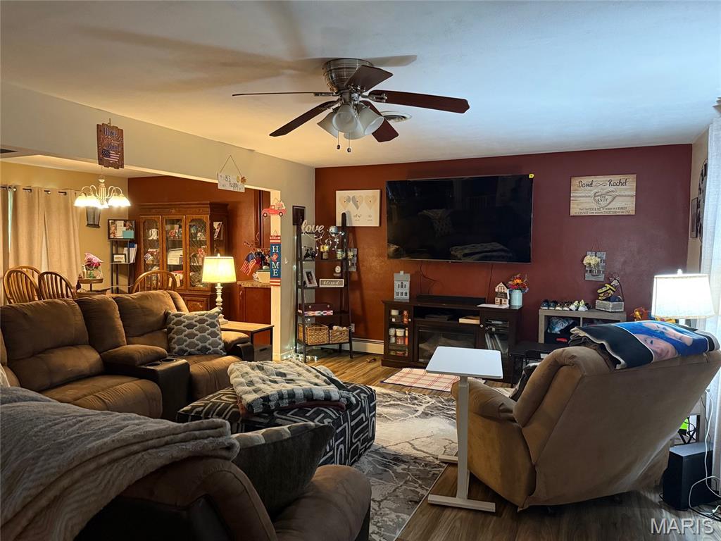 1404 Killarney Drive Property Photo 6