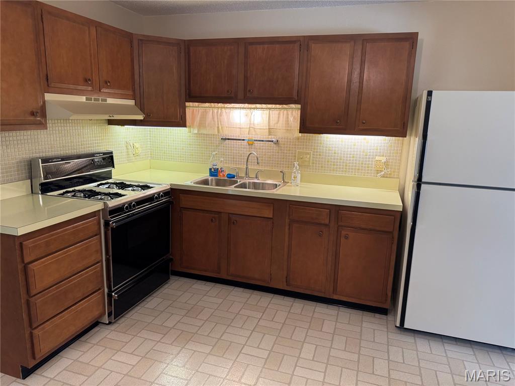 11646 Esperanza Drive Property Photo 8