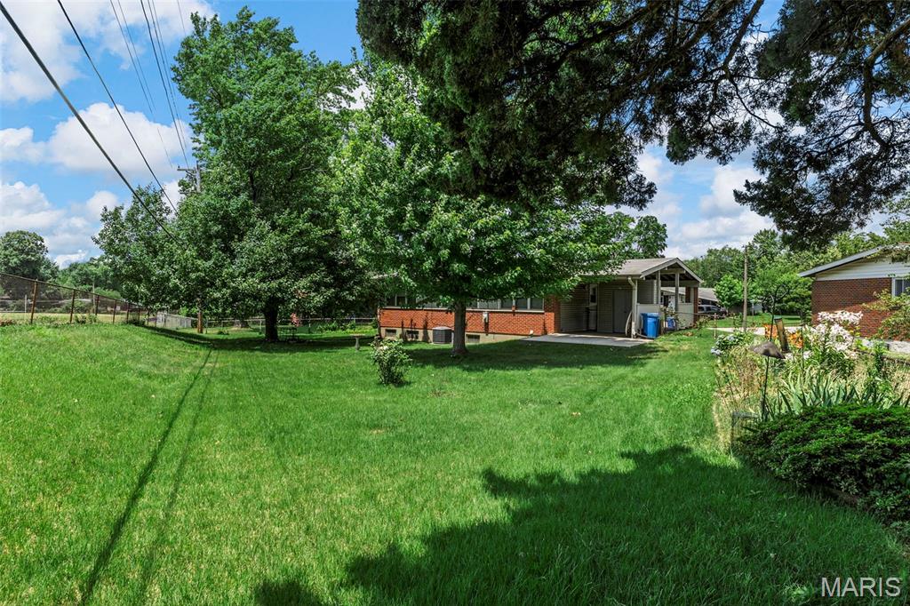 2700 Suffolk Place Property Photo 6