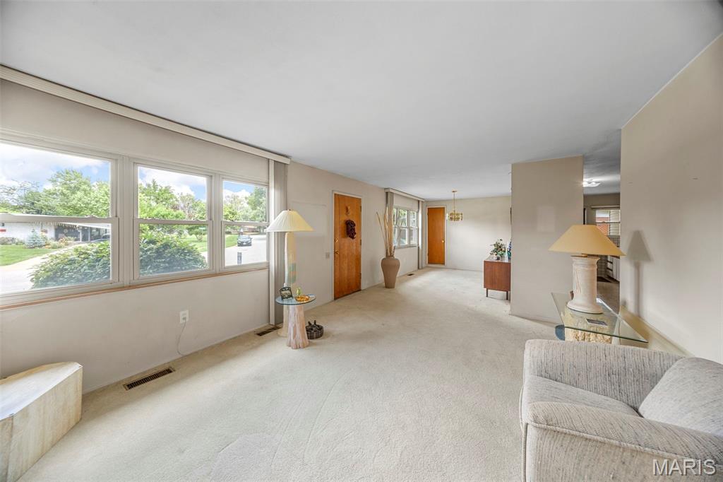 2700 Suffolk Place Property Photo 11