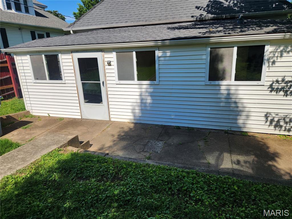 329 N Aurora Street Property Photo 8