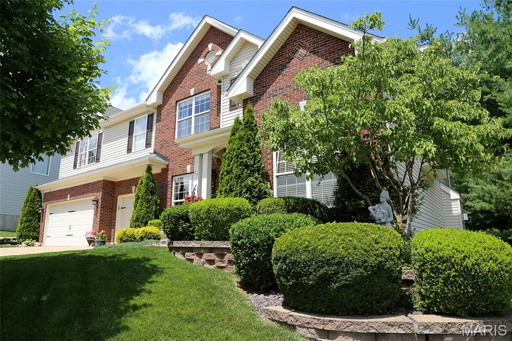 27 Carlton Lake Court Property Photo 2