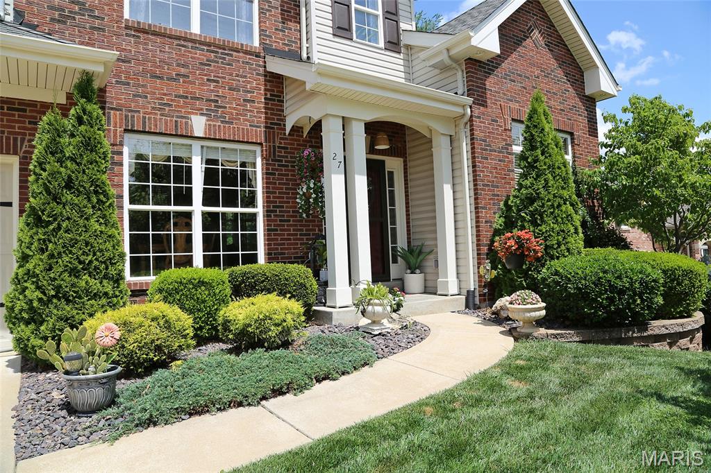 27 Carlton Lake Court Property Photo 3
