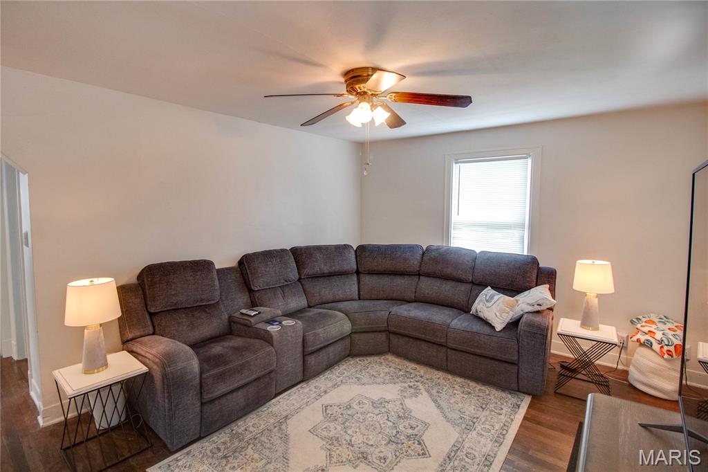 201 Oak Street Property Photo 9