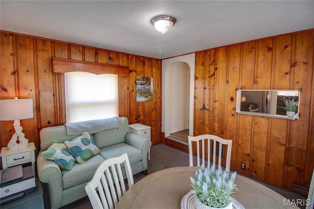 201 Oak Street Property Photo 15