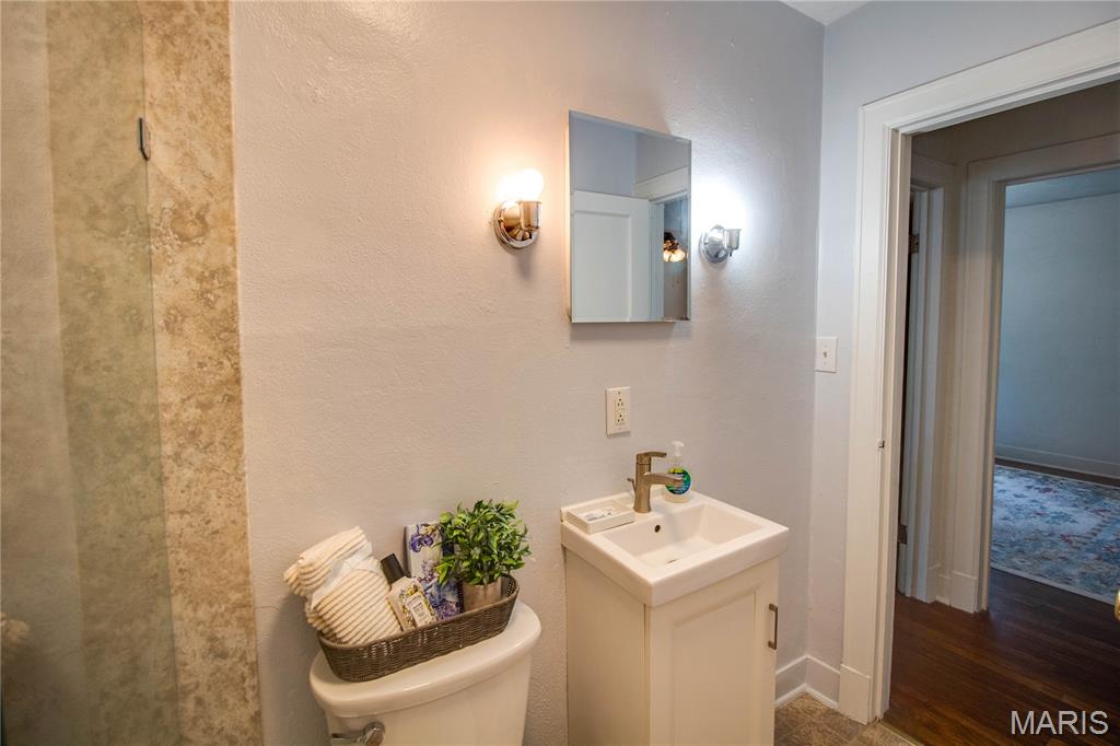 201 Oak Street Property Photo 18