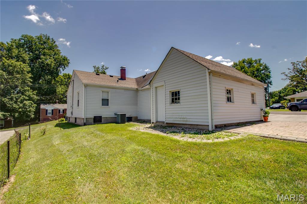 201 Oak Street Property Photo 27