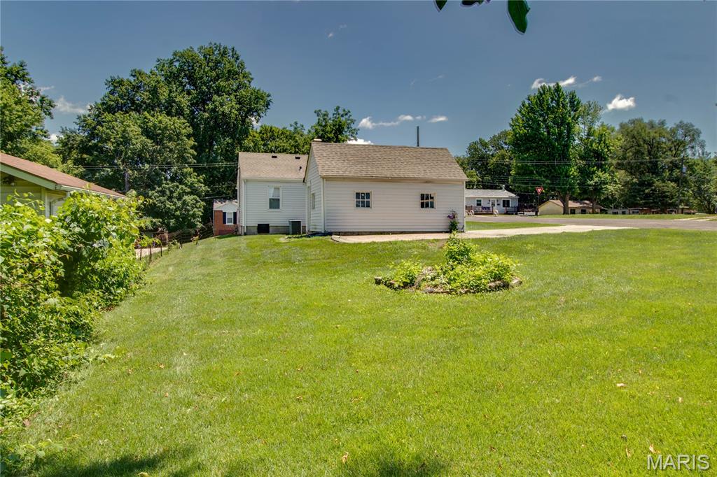 201 Oak Street Property Photo 31