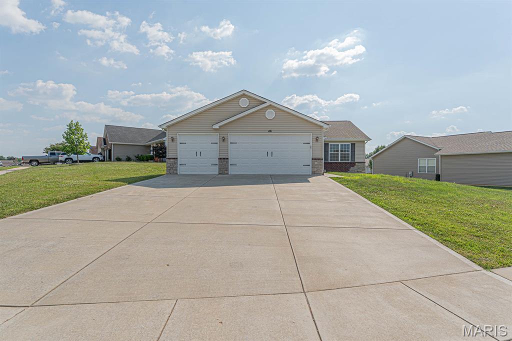 46 Hampton Drive Property Photo 3