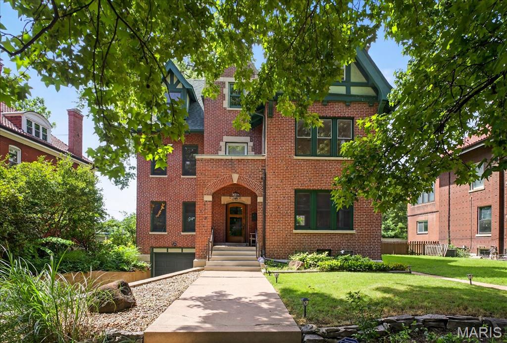 6214 Pershing Avenue Property Photo 1