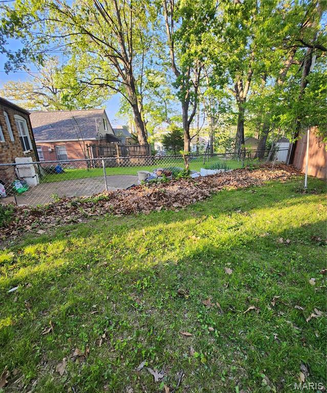 2020 S Brentwood Boulevard Property Photo 9