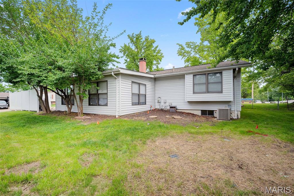 2 Country Farm Boulevard Property Photo 7