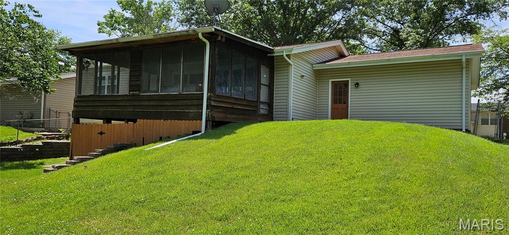 553 Goldwood Drive Property Photo 2