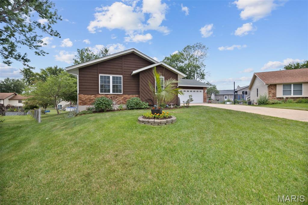 637 Oregon Trail Court Property Photo 3