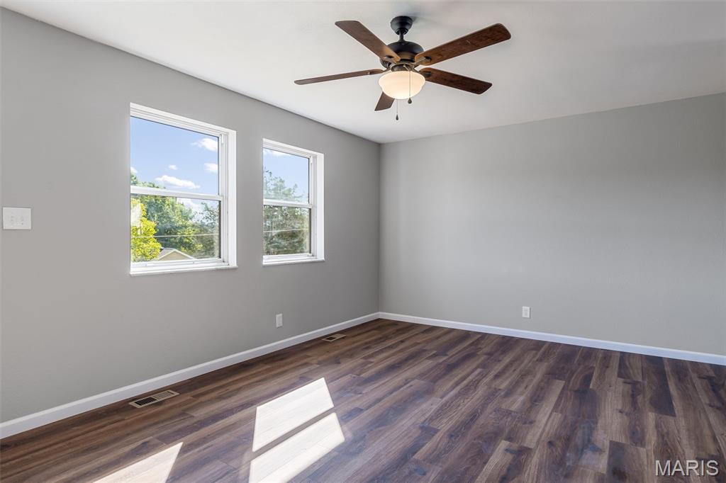2120 Meadow Brook Drive Property Photo 6