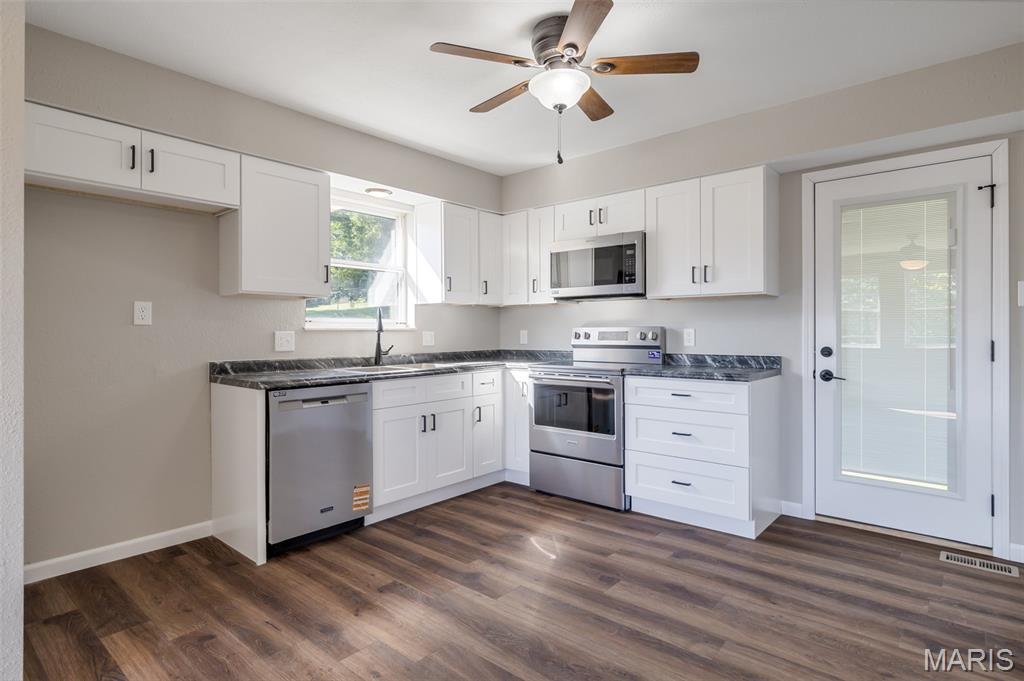 2120 Meadow Brook Drive Property Photo 8