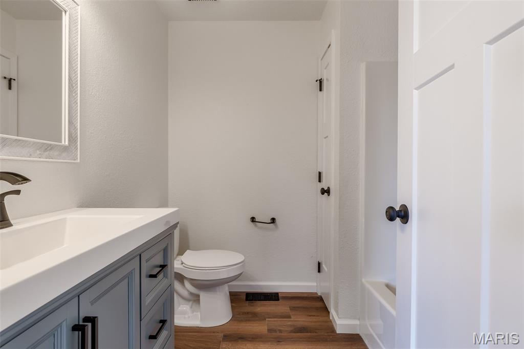 2120 Meadow Brook Drive Property Photo 13