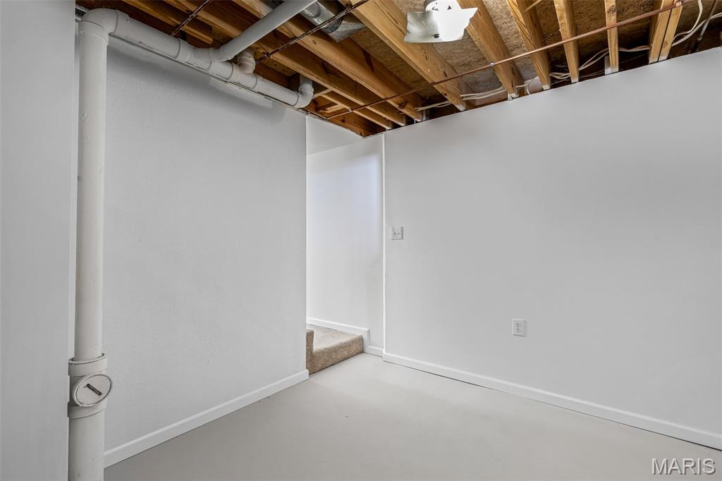 2120 Meadow Brook Drive Property Photo 27