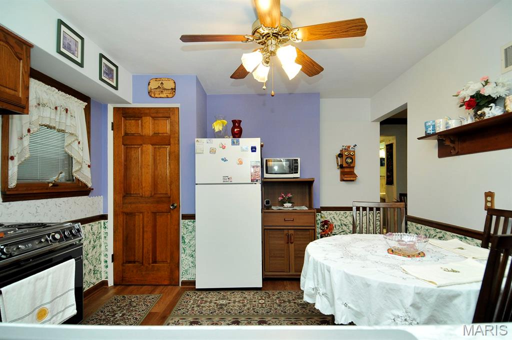937 Regina Avenue Property Photo 7